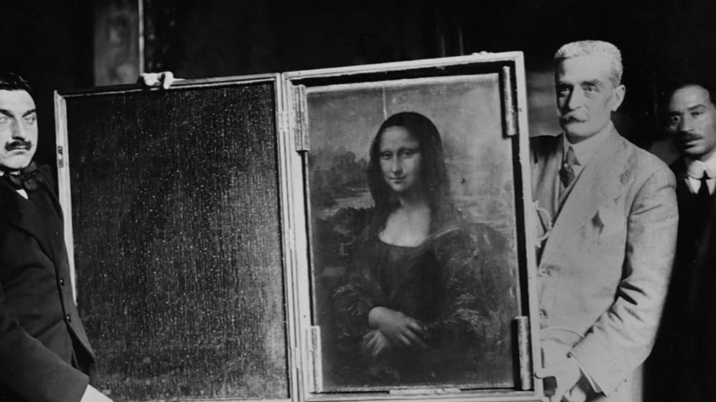 What aspect of the Mona Lisa fascinates you most?