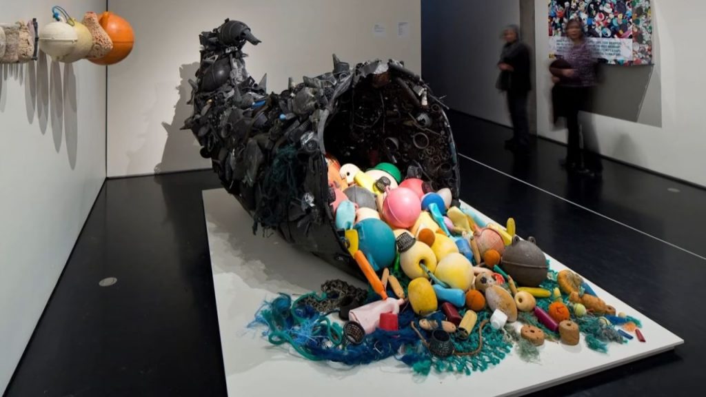 Environmental consciousness plays increasing roles in contemporary installation art.